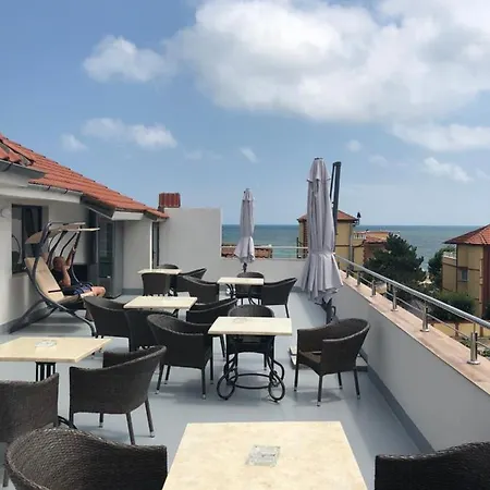 招待所 Panoramic 3*