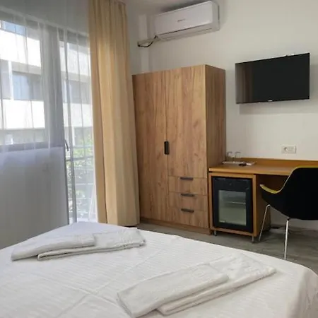 招待所 Panoramic 3*