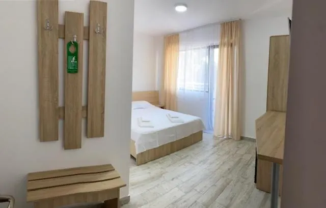 招待所 Panoramic 南埃福列